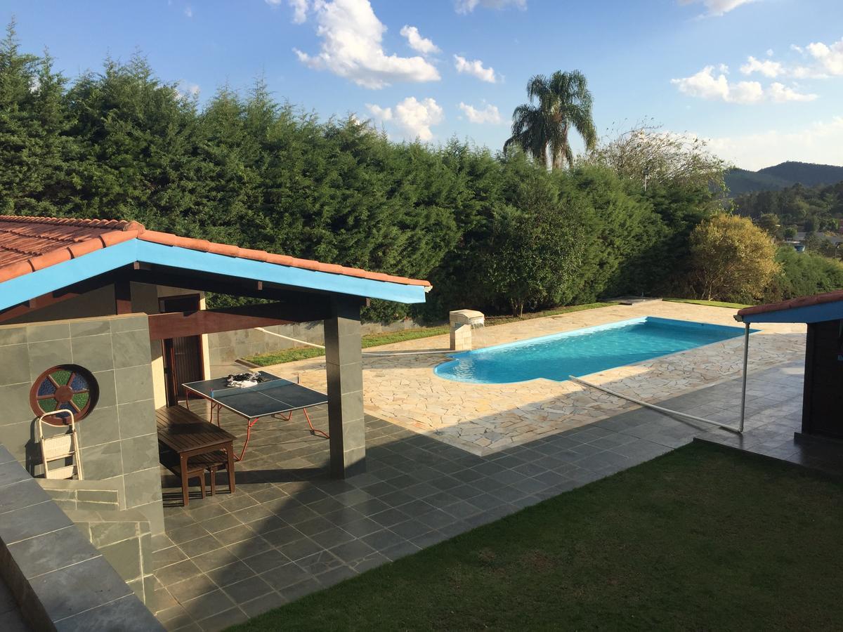 Вилла Linda Chacara Com Piscina Атибая Экстерьер фото
