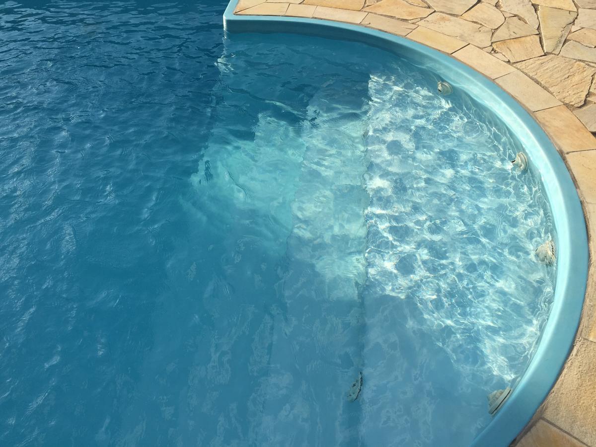 Вилла Linda Chacara Com Piscina Атибая Экстерьер фото
