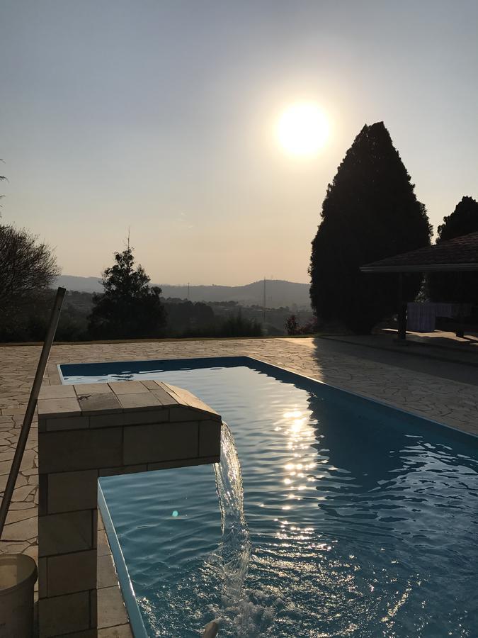 Вилла Linda Chacara Com Piscina Атибая Экстерьер фото